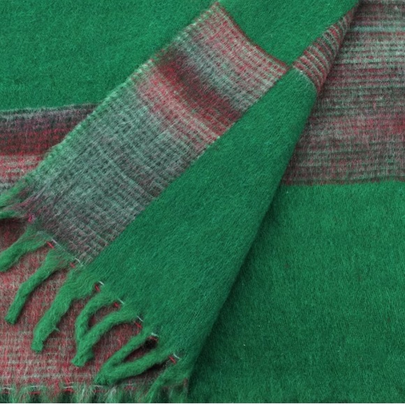 Tibet Soft Shawl or blanket. - Picture 5 of 7